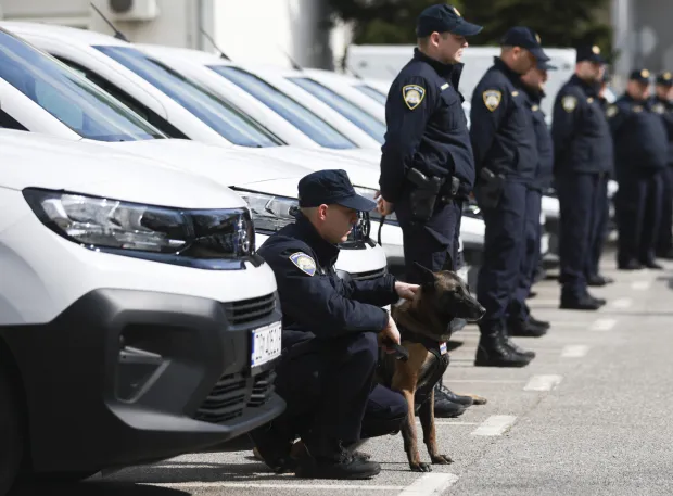 Zagreb, 20.03.2026. - Primopredaja službenih vozila za potrebe Protueksplozijske službe Uprave za javni red i sigurnost održana je u Ravnateljstvu policije. foto HINA/ Lana SLIVAR DOMINIĆ/ lsd
