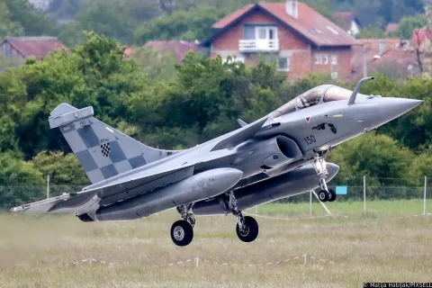 25.04.2024., Velika Gorica - Svecani docek prvih sest od ukupno 12 visenamjenskih borbenih aviona Rafale iz Francuske u vojarni "Pukovnik Marko Zivkovic". Photo: Matija Habljak/PIXSELL