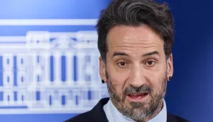 Zagreb, 24.03.2026. - Konferencija za medije Kluba zastupnika Mosta i nezavisnog zastupnika Josipa Jurčevića na temu: "Kako država pogoduje stranim agregatorima, a uni&scaron;tava hrvatske taksiste?".Na fotografiji Marin Miletić.foto HINA/ Edvard &Scaron;U&Scaron;AK