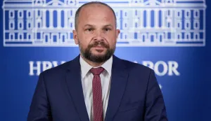 Zagreb, 24.03.2026. - Konferencija za medije Kluba zastupnika SDP-a na temu: "SDP-ove mjere za ublažavanje uvoznog inflatornog &scaron;oka energenata i očuvanje međunarodne konkurentnosti hrvatskog gospodarstva".Na fotografiji Sini&scaron;a Hajda&scaron; Dončić.foto HINA/ Edvard &Scaron;U&Scaron;AK