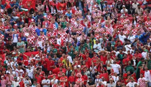 Doha, 23.11.2022.- Utakmica 1.kola F supine Svjetskog nogometnog prvenstva Katar 2022, Hrvatska - Maroko na stadionu Al. Bayt.Na fotografiji navijači. foto HINA/ Damir SENČAR/ dk