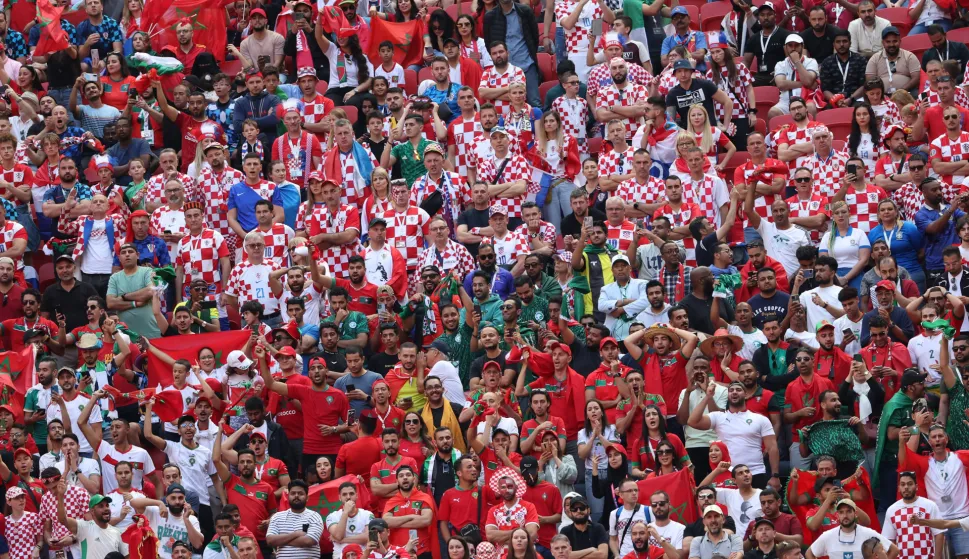 Doha, 23.11.2022.- Utakmica 1.kola F supine Svjetskog nogometnog prvenstva Katar 2022, Hrvatska - Maroko na stadionu Al. Bayt.Na fotografiji navijači. foto HINA/ Damir SENČAR/ dk