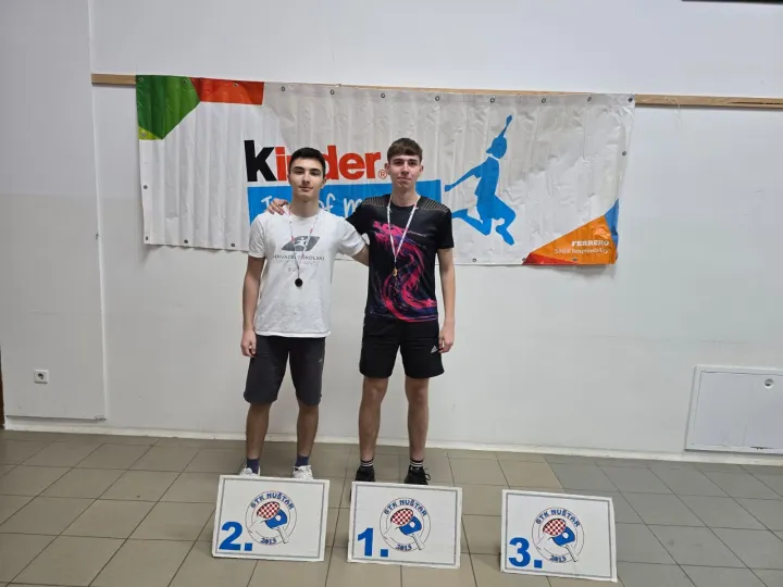 U sklopu Plazma Sportske igre mladih održan je Kinder Joy turnir u stolnom tenisu, koji je okupio velik broj mladih sporta&scaron;a željnih natjecanja, druženja i zdravog načina života. 