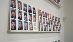 Osijek, 01. 12. 2025., Izložba Na braniku grada - da se ne zaboravi u organizaciji Udruge veterana 106. brigade, Galerija Foto Art izložba; 106 brigada; veterani; fotografije