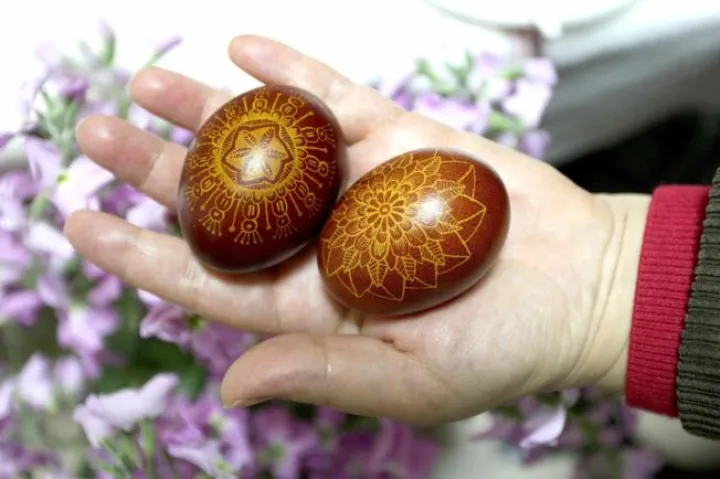 snimio Davor KIBEL,Podgorač, 26.04.2014. pred Mladi Uskrs održava se VI.manifestacija "Uskrsni stol" u Pogoraču s jelima od &scaron;unke, Uskrsni stolovi, korpe s hranom za blagoslov jela, bojana jaja - pisanice i druge delicije------PRI9LOG, 3 stupca