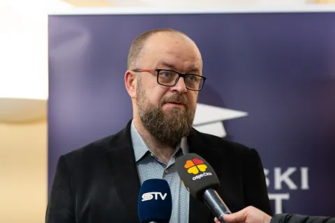 Osijek, 27. 3. 2026., Visoko obrazovanje na stranputici - okrugli stol, Knjižara NovaIvica Kelam; visoko obrazovanje; okrugli stol; obrazovanje; akademski sindikat