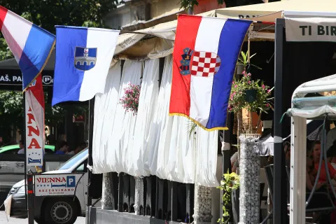 12.06.2014., Osijek - Osjecani spremno docekuju otvorenje nogometnog prvenstva i pocetak utakmice Hrvatska - Brazil.rPhoto: Marko Mrkonjic/PIXSELL