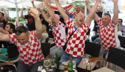 OSIJEK, 12. 06. 2016, EUROPSKO NOGOMETNO PRVENSTVO, 2016, NOGOMET, UTAKMICA, HRVATSKA - TURSAK. NAVIJAĆI, KAFIĆI, KARUSEL...snimio GOJKO MITIĆ