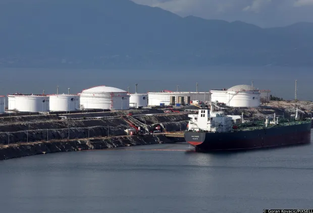 08.02.2021., Omisalj - Postrojenja JANAF-a na otoku Krku i brodovi koji iskrcavaju teret. Ilustracija. Photo: Goran Kovacic/PIXSELL