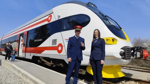 Brat i sestra ostvaruju svoj i očev san, ljubav prema vlakovima usadili su i u djecu