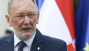 Zagreb, 20.03.2026. - Primopredaja službenih vozila za potrebe Protueksplozijske službe Uprave za javni red i sigurnost održana je u Ravnateljstvu policije. Na fotografiji potpredsjednik Vlade i ministar Davor Božinović. foto HINA/ Lana SLIVAR DOMINIĆ/ lsd