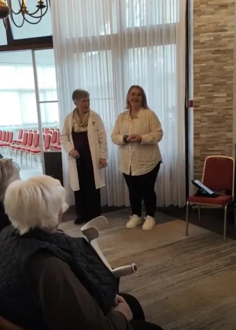 ĐakovoKorisnike Doma za starije i nemoćne Đakovo pozdravila je predsjednica gradskog HSU-a Natalija KnezovićOžujak 2026.