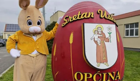 Slatki&scaron;ima darivali djecu u antunovačkim vrtićima