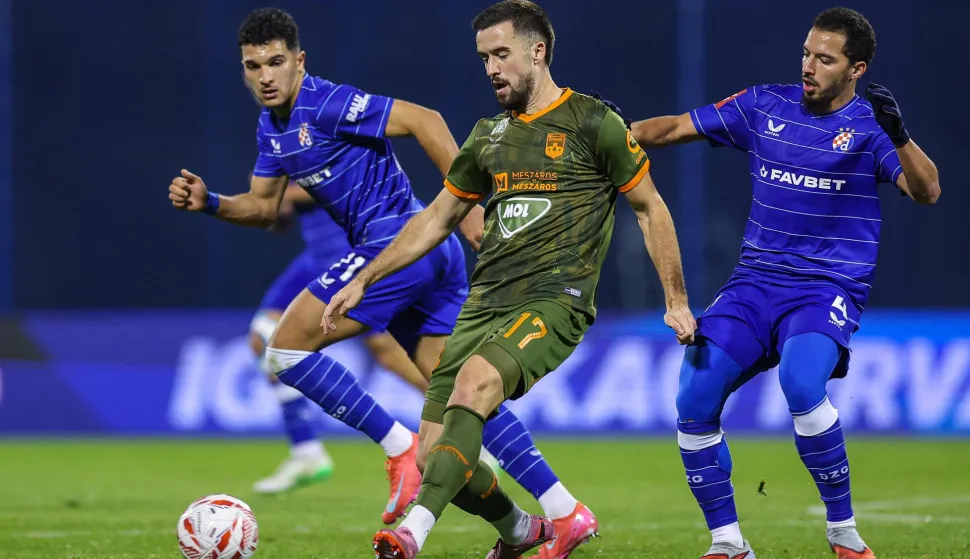 18.10.2025., stadion Maksimir, Zagreb - SuperSport HNL, 10. kolo, GNK Dinamo - NK Osijek. Arnel Jakupovic i Ismael Bennacer Photo: Goran Stanzl/PIXSELL