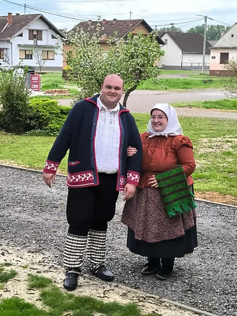 Kako se nekada odijevalo za Uskrs: Bračni par iz Kru&scaron;evice sprema se kao prije stotinu godina