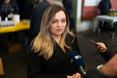 Osijek, 2. 4. 2026., TržnicaTržnica; ponuda; kupovina; voće; povrće; kupci; potro&scaron;ači; namirnice; nabavka; cijene; biljkeIvana Davidović