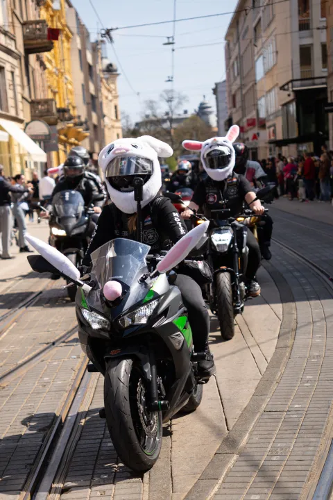 Osijek, 4. 4. 2026., Motozeke; Trg A. StarčevićaUskrs; program; motozeke; sajam; djeca; gužva; posjetitelji; blagdan; motoklub
