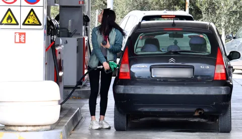 23.03.2026., Sibenik --Pocele su guzve na benzinskim postajama uoci najavljenog poskupljenja goriva. Photo: Dusko Jaramaz/PIXSELL