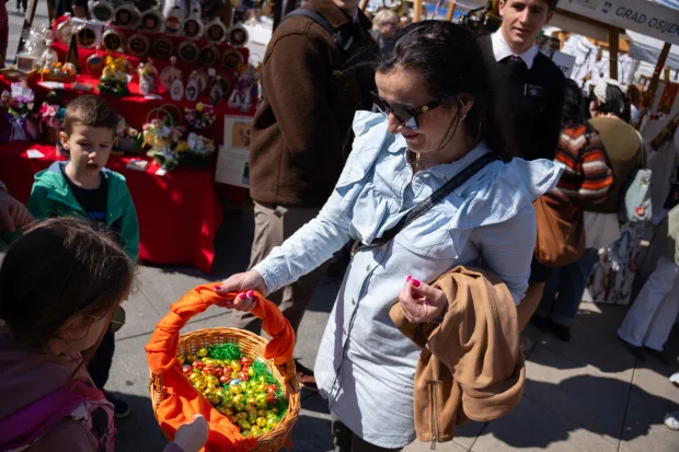 Osijek, 4. 4. 2026., Motozeke; Trg A. StarčevićaUskrs; program; sajam; djeca; gužva; posjetitelji; blagdan; motoklub