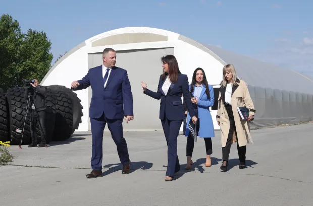 Osijek, 07. 04. 2026., Poslovna zona, Poslovna zona OBŽ, OBŽ, obilazak, posjet županice, Boris Peić - direktor Poslovne zone OBŽ; Nata&scaron;a Trami&scaron;akSNIMIO BRUNO JOBST