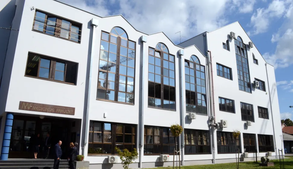 osijek, 12 rujna 2022, 11,00 sati, kbc, bolnica, medicinski fakultet, otvorenje novouređenih prostorija, novinar ivan alilovićsnimio zdenko pu&scaron;ić