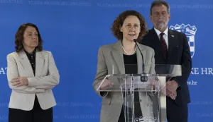 Zagreb, 09.04.2026 - Izjave ministara nakon sjednice Vlade RH. Na fotografiji Nina Koržinek Obuljen, Irena Hrstić, Radovan Fuchs. foto HINA/ Daniel KASAP/ dk