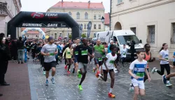Osijek, 10. 4. 2026., Osječki Ferivi plumaraton - Jel trči&scaron; lega? utrka građana; jel trči&scaron; lega; osječki ferivi polumaraton; natjecatelj; start; trčanje; utrka; sport