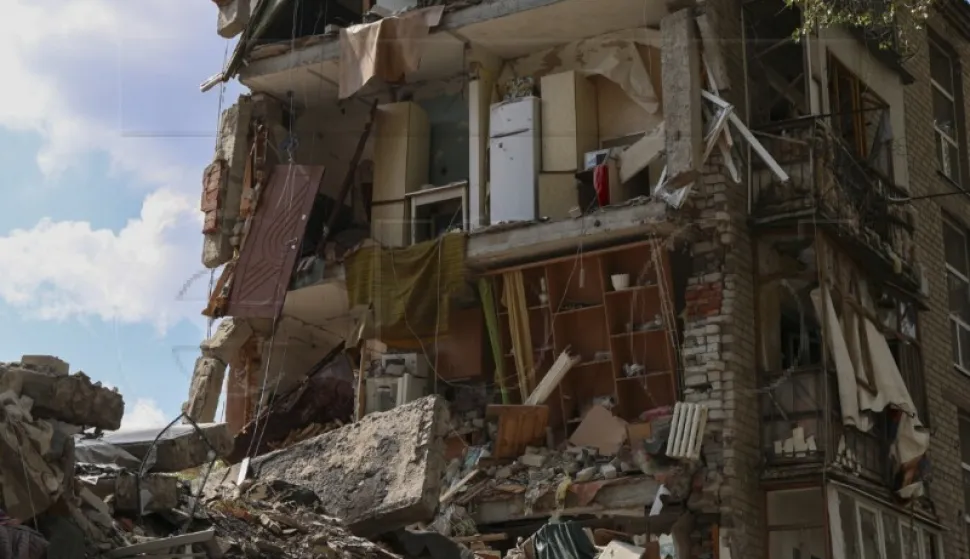 Ruske snage pojačavaju pritisak na Avdiivku i HersonKIJEV, 23. listopada 2023. (Hina/Reuters) - Ruske snage s ciljem obuzdavanja četveromjesečne ukrajinske protuofenzive nastavile su u nedjelju nepopustljiv pritisak na razoreni grad Avdiivku na istoku i pojačale granatiranje u južnom području Hersona.