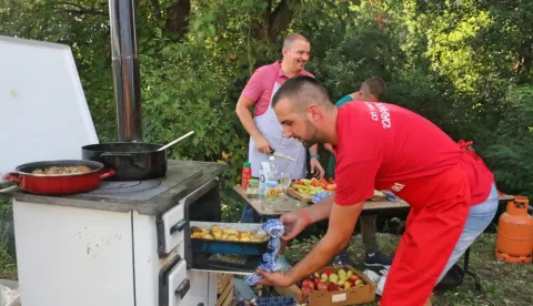 CRKVARI - KUD CRKVARI POSTALI SU POZNATI PO PRIPREMI STARIH JELASNIMIO: VLADIMIR GRGURIĆ