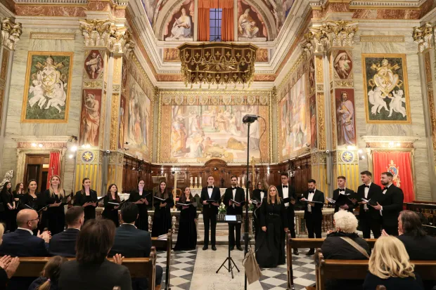 Antoaneta Radočaj kod Pape zbor