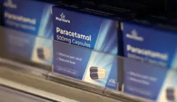 epa12401671 Paracetamol on shelves at a store in London, Britain, 24 September 2025. British Health Secretary Wes Streeting has said that pregnant women should ignore US President Donald Trump's claims that taking paracetamol may lead to their child having autism. Trump recently stated that the pain reliever Tylenol, paracetamol in the UK, is a danger for pregnant women to use, citing a link between paracetamol and autism. EPA/ANDY RAIN