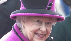 epa05754121 Queen Elizabeth arrives at the Sainsbury Centre for Visual Arts at the University of East Anglia (UEA) in Norwich, Eastern England, Britain, 27 January 2017. The Queen is visiting the 'Fiji: Art and Life in the Pacific' exhibition and will meet students studying at the UEA. EPA/HANNAH MCKAY