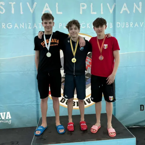 Tin Čizmadija na pobjedničkom postoljufoto: PK OSIJEK