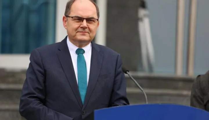 Sarajevo, 10.3.2022.- Njemaиka ministrica vanjskih poslova Annalena Baerbock u иetvrtak je dala punu potporu visokom predstavniku meрunarodne zajednice za BiH Christianu Schmidtu istiиuжi kako on treba ostati na toj duћnosti sve dok se ne obavi posao zbog kojega je OHR i uspostavljen. Na slici Christian Schmidt daje izjavu za medije nakon susreta s Annalenom Baerbock u Sarajevu. foto HINA/ FENA/ Almir Raziж/ ua