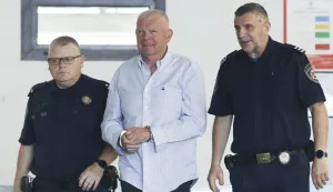 Zagreb, 11.07.2025. - Hrvoje Petrač doveden je na ispitivanje u Uskok. foto HINA/ Lana SLIVAR DOMINIĆ/ lsd