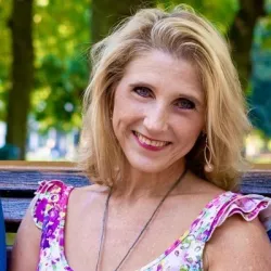 MAGAZINTERI SCHULTZSamostalna NATO/EU izvjestiteljica, komentatorica i analitičarka za NPR i DW