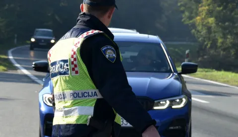 Slavonija...DC55_Županja-Vinkovci...21.10.2024.Ministarstvo unutarnjih poslova po peti put obilježava Nacionalni dan sigurnosti cestovnog prometa, a obilježila je i Policijska uprava vukovarsko-srijemska pojačanim nadzorom cestovnog prometa usmjerenim na suzbijanje prekr&scaron;aja kojima su uzrokovane najteže prometne nesreće;foto Gordan Panić