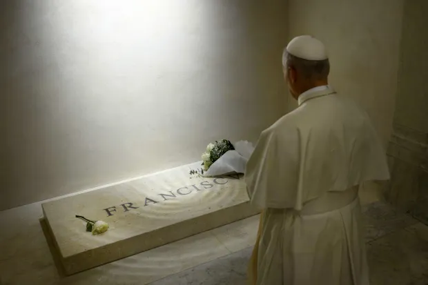 Pope Leo XIV paused in prayer in front of the tomb of his predecessor pope Francis in the Basilica of St. Mary Major (Santa Maria Maggiore) in Rome, Italy on November 3, 2025. Before heading to Castel Gandolfo for his customary weekly day of rest, Pope Leo XIV stopped at around 8:05 p.m. in the evening at the Basilica of St. Mary Major to pray before the tomb of Pope Francis. On the marble slab, where a white rose is always placed in memory of Saint Th&eacute;r&egrave;se of Lisieux, a constant spiritual presence in the life of the Argentine pontiff, Pope Leo laid a bouquet of white roses. It was a gesture of homage to his predecessor, buried between the Sforza Chapel and the Pauline Chapel. Photo by (EV) Vatican Media/ ABACPRESS.COM Photo: ABACA/ABACA