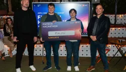 Zagrebački inovacijski centar (ZICER) i Hrvatska po&scaron;tanska banka (HPB) proglasili su pobjednike drugog izdanja bankarskog "Fintech Hackathona", kojima je za njihova inovativna rje&scaron;enja pripalo ukupno 10 tisuća eura.Natjecanje u organizaciji HPB-a i ZICER-a i ovaj put je održano s ciljem razvoja inovativnih i funkcionalnih rje&scaron;enja za unaprjeđenje poslovanja HPB-a, privuklo je čak 80 prijavljenih sudionika, od čega je u konačnom natjecanju sudjelovalo 17 timova, koji su svoja rje&scaron;enja predstavili stručnom žiriju u kojem su bili direktor ZICER-a Frane &Scaron;esnić, član Uprave HPB-a Josip Majher, direktorica Direkcije digitalnog bankarstva u toj banci Lana Matić te voditelj Odjela za razvoj digitalnih procesa u HPB-u Ivan Vrebac.