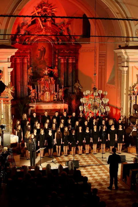 Zbor Preslavnog Imena MarijinaDonji grad30. obljetnicaFotoarhiva zbora