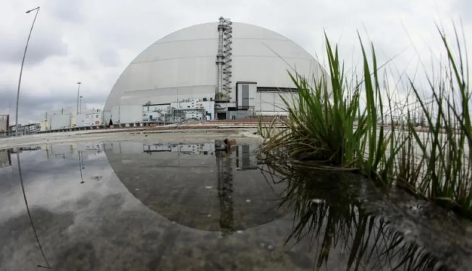 epaselect epa09781709 (FILE) - New Safe Confinement covering the 4th block of Chernobyl Nuclear power plant in Chernobyl, Ukraine, 15 April 2021 (Reissued 24 February 2022). Ukrainian President Volodymyr Zelenskyy tweeted on 24 February that Russian forces are attempting to seize control of the Chernobyl nuclear power plant. EPA/OLEG PETRASYUK *** Local Caption *** 56828889