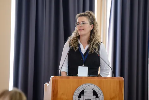 Na velikoj međunarodnoj konferenciji koja se u utorak, 21. travnja, u organizaciji Agencije za ruralni razvoj Zadarske županije (AGRRA) održala na Sveučili&scaron;tu u Zadru, predstavljen je vi&scaron;e od dva milijuna eura vrijedan projekt Green Economy and CO2 (GECO 2.2). 