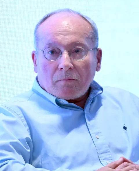 LOSINJ, 28. 03. 2025. Branko Grisogono, konferencija LOSINJ 140 Prica koja traje Od klimatskog ljecilista do prve zelene destinacije Mediterana, PANEL 2. - PARK SUMA CIKAT ? PRIRODNO BLAGO LOSINJA: Izazovi upravljanja i vizije zabuducnost Kako upravljati sumom suocenom s klimatskim izazovima i starenjem stoljetnihborova? SUDIONICI PANELA: Dalibor Cvitkovic, Marko Modric, Christian Gallo, Branko Grisogono, Dejan Jakovljevic, SNIMIO: VEDRAN KARUZA