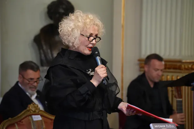 Miomir Žužul, Knjiga "Diplomacija &ndash; druga strana rata", &Scaron;kolska knjiga, Miroslava Vučić