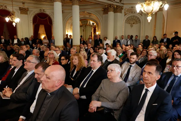 Miomir Žužul, Knjiga "Diplomacija &ndash; druga strana rata", &Scaron;kolska knjiga