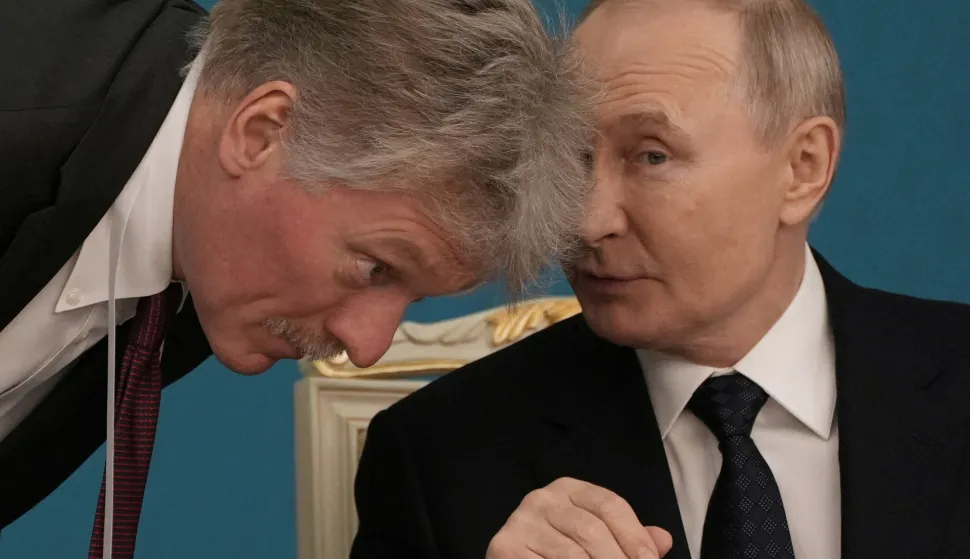 FILE PHOTO: Russian President Vladimir Putin talks to Kremlin spokesman Dmitry Peskov during a signing ceremony following Russia-Kazakhstan talks in Astana, Kazakhstan November 27, 2024. REUTERS/Turar Kazangapov/File Photo Photo: TURAR KAZANGAPOV/REUTERS