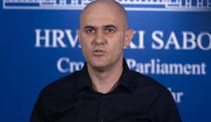 Zagreb, 25.03.2025. - Zastupnik Josip Dabro održao je konferenciju za medije komentirajući Maria Radića.Na fotografiji Josip Dabro.&nbsp;foto HINA/ Edvard &Scaron;U&Scaron;AK /es