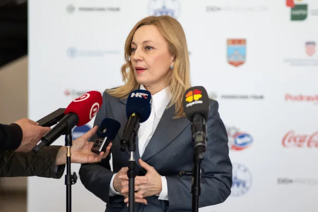 Osijek, 23. 4. 2026., Foodcooltour konferencija o hraniMarijana Petir; Foodcooltour; HAPIH; hrana; konferencija; paneli; govornici; panelisti; posjetitelji; sudionici