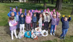 ĐURĐENOVACU svrhu praktične edukacije o ekologiji i za&scaron;titi okoli&scaron;a polaznici mlađe skupine Leptirići Dječjeg vrtića Jaglac Đurđenovac obilježili su Dan planeta Zemlje či&scaron;ćenjem parka u sredi&scaron;tu ĐurđenovcaTRAVANJ 2026.