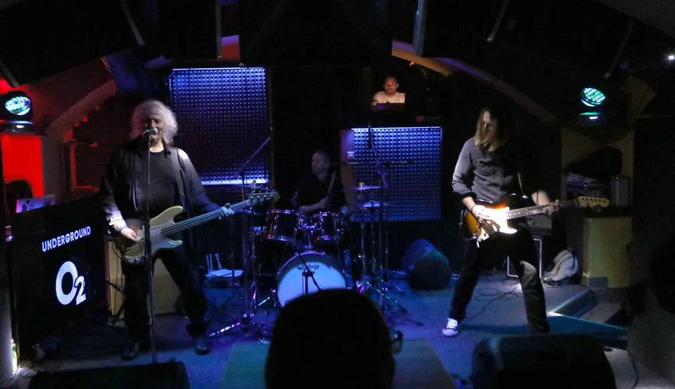 Osijek, 24. 04. 2026, Klub Oxygene, koncet Atomskog Skloni&scaron;ta, Bruno Langer.snimio GOJKO MITIĆ